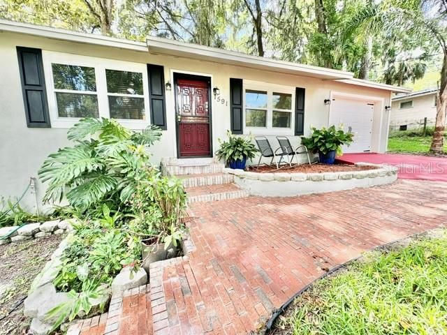 For Sale: $259,900 (3 beds, 2 baths, 1212 Square Feet)