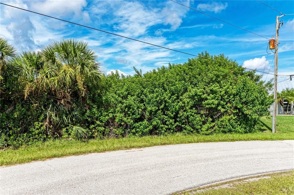 En Venta: $200,000 (0.43 acres)