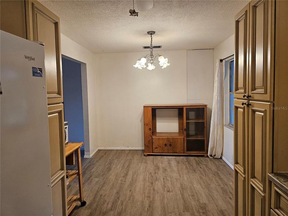For Sale: $239,900 (3 beds, 1 baths, 1148 Square Feet)