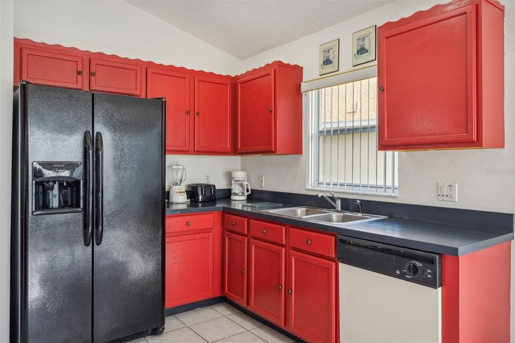 For Rent: $2,500 (3 beds, 2 baths, 1536 Square Feet)