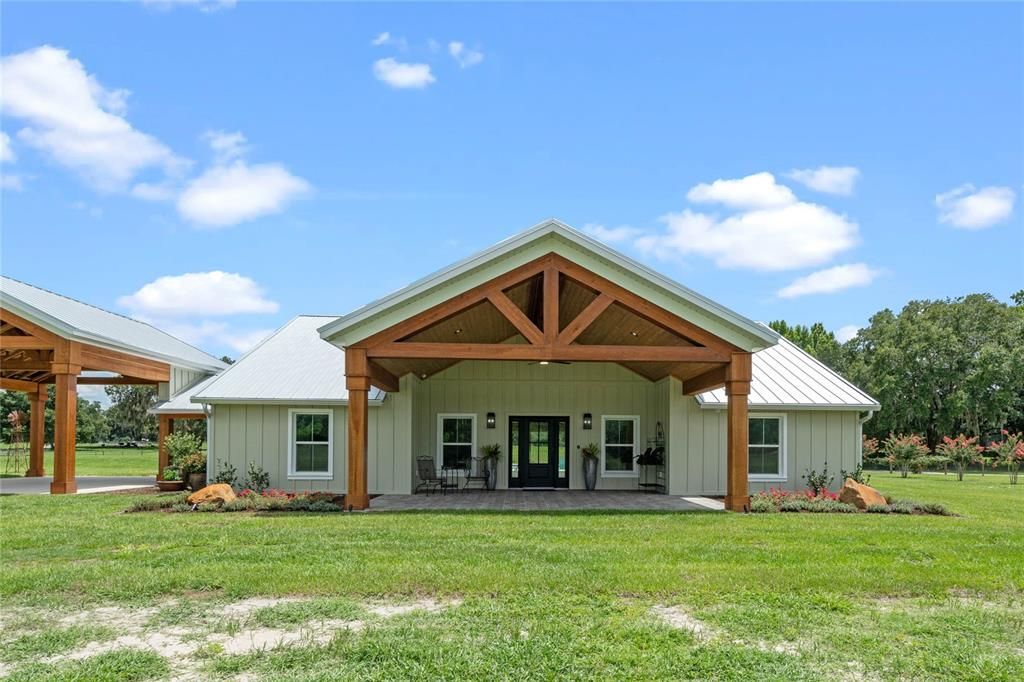 Recently Sold: $1,100,000 (3 beds, 2 baths, 2554 Square Feet)