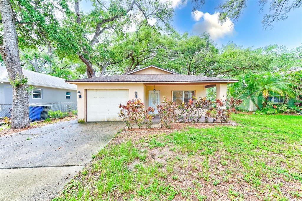 For Sale: $329,900 (3 beds, 2 baths, 1121 Square Feet)