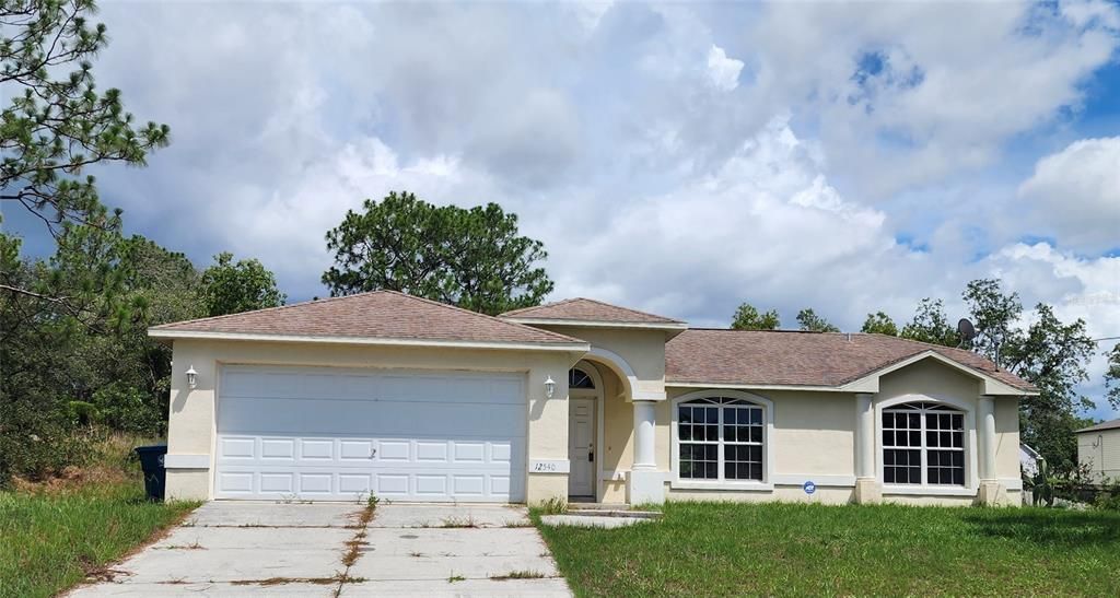 Active With Contract: $240,000 (3 beds, 2 baths, 1395 Square Feet)