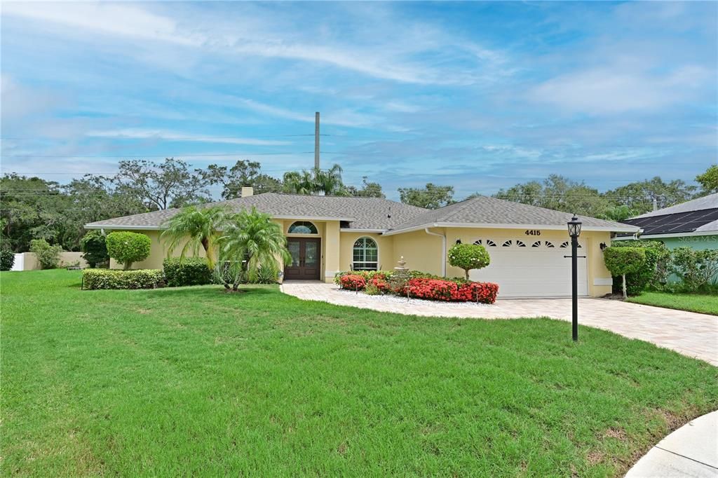 For Sale: $590,000 (3 beds, 2 baths, 1924 Square Feet)