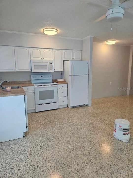 For Rent: $1,700 (2 beds, 1 baths, 770 Square Feet)