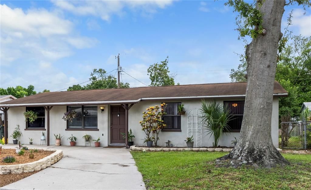 For Sale: $278,500 (4 beds, 2 baths, 1128 Square Feet)