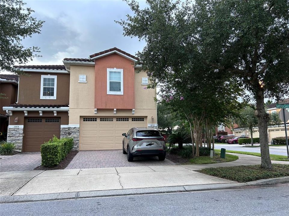 For Sale: $399,900 (3 beds, 2 baths, 1753 Square Feet)