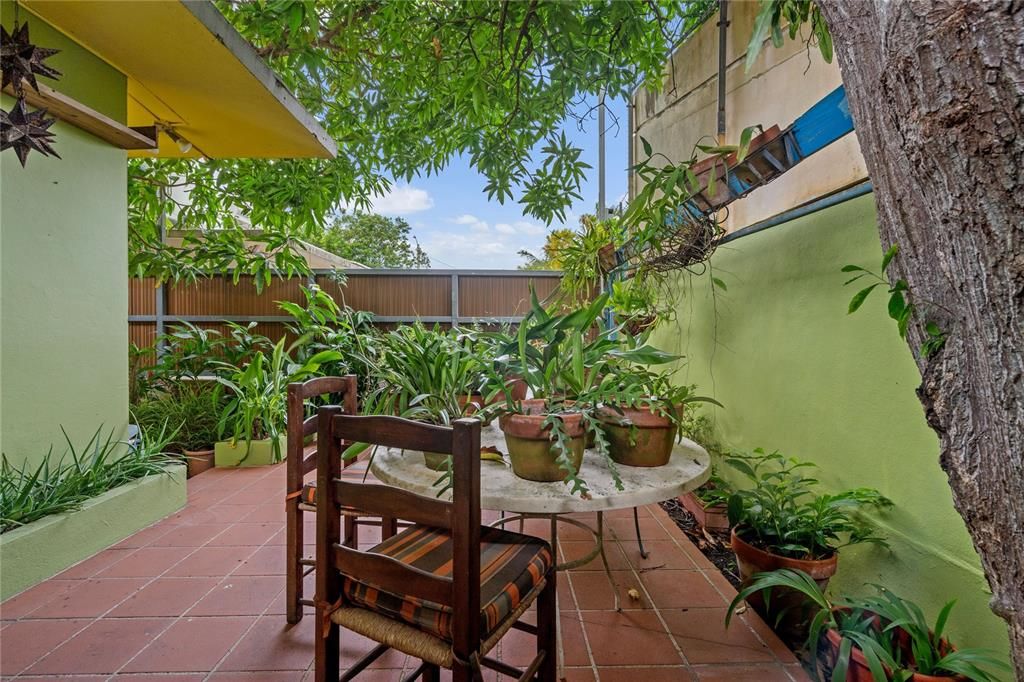 En Venta: $1,147,000 (4 camas, 4 baños, 2299 Pies cuadrados)