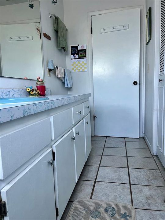 For Sale: $245,500 (2 beds, 1 baths, 1094 Square Feet)