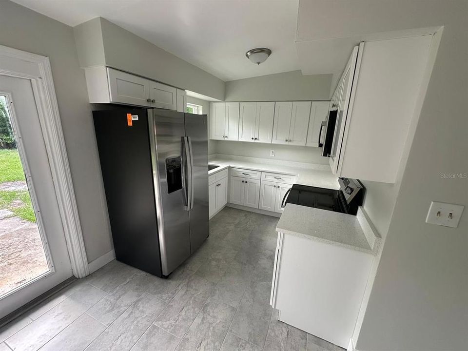 For Sale: $299,900 (3 beds, 2 baths, 1142 Square Feet)