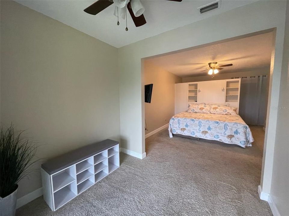 For Rent: $2,700 (2 beds, 2 baths, 1272 Square Feet)