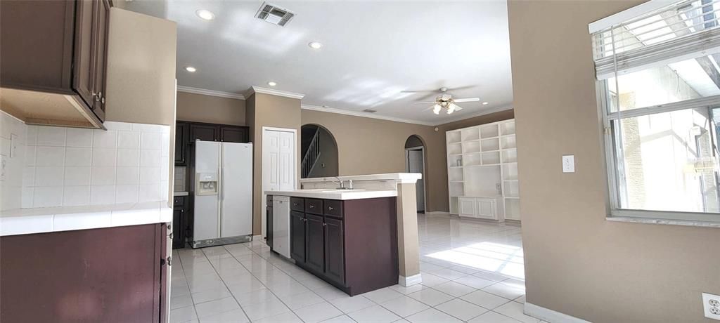 Active With Contract: $2,950 (4 beds, 2 baths, 2549 Square Feet)