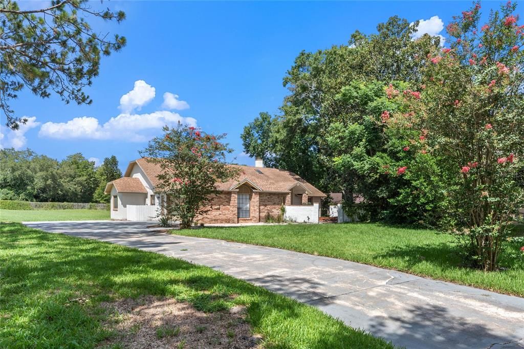 Active With Contract: $599,000 (4 beds, 2 baths, 2204 Square Feet)