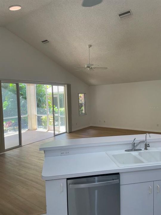 For Rent: $2,550 (2 beds, 2 baths, 1457 Square Feet)