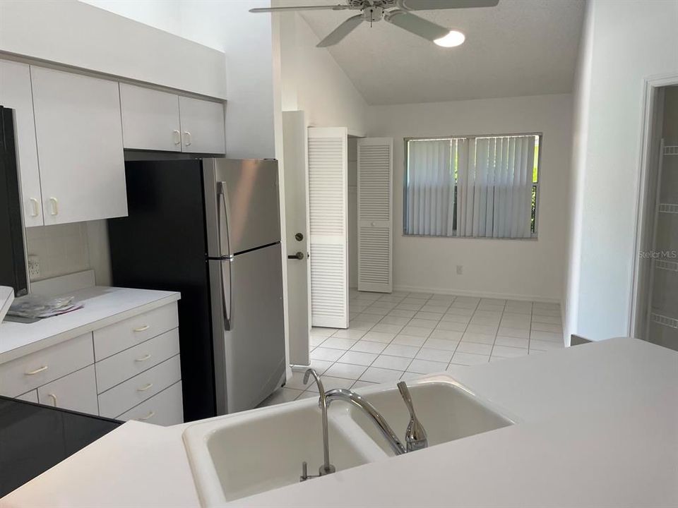 For Rent: $2,550 (2 beds, 2 baths, 1457 Square Feet)