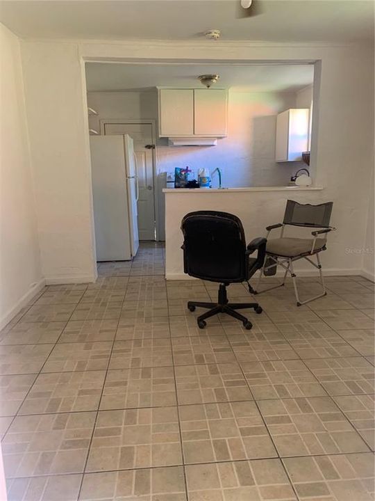 Active With Contract: $175,000 (2 beds, 1 baths, 828 Square Feet)