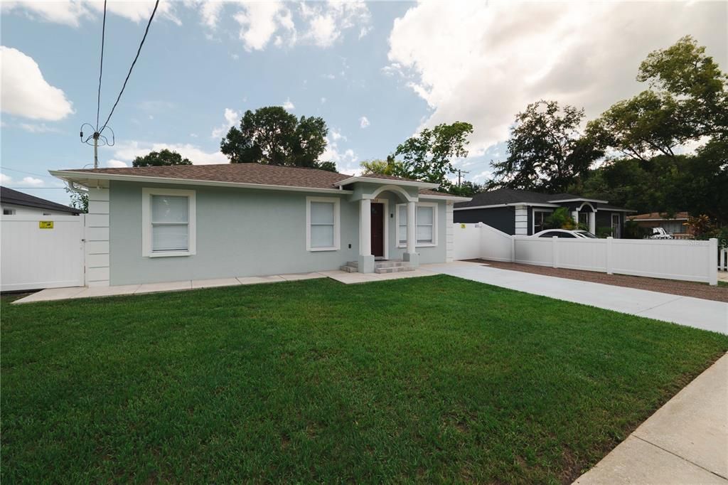 Active With Contract: $459,000 (3 beds, 2 baths, 1200 Square Feet)