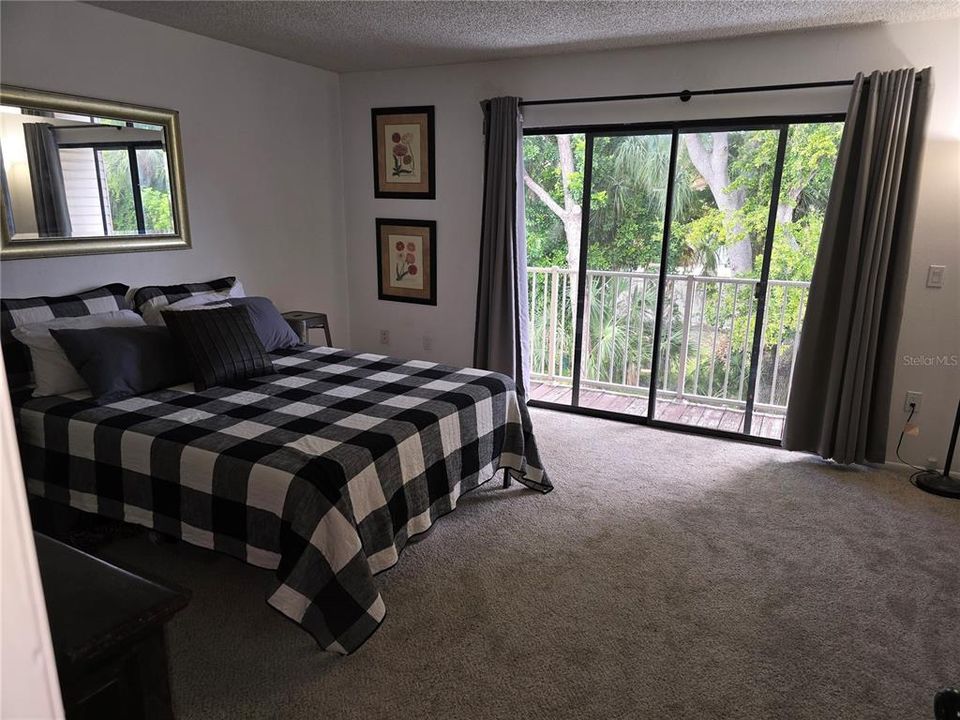 For Sale: $207,000 (2 beds, 1 baths, 1020 Square Feet)