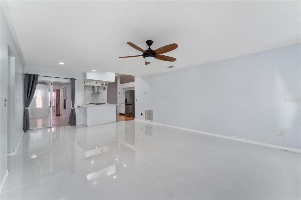 For Sale: $350,000 (3 beds, 2 baths, 1835 Square Feet)