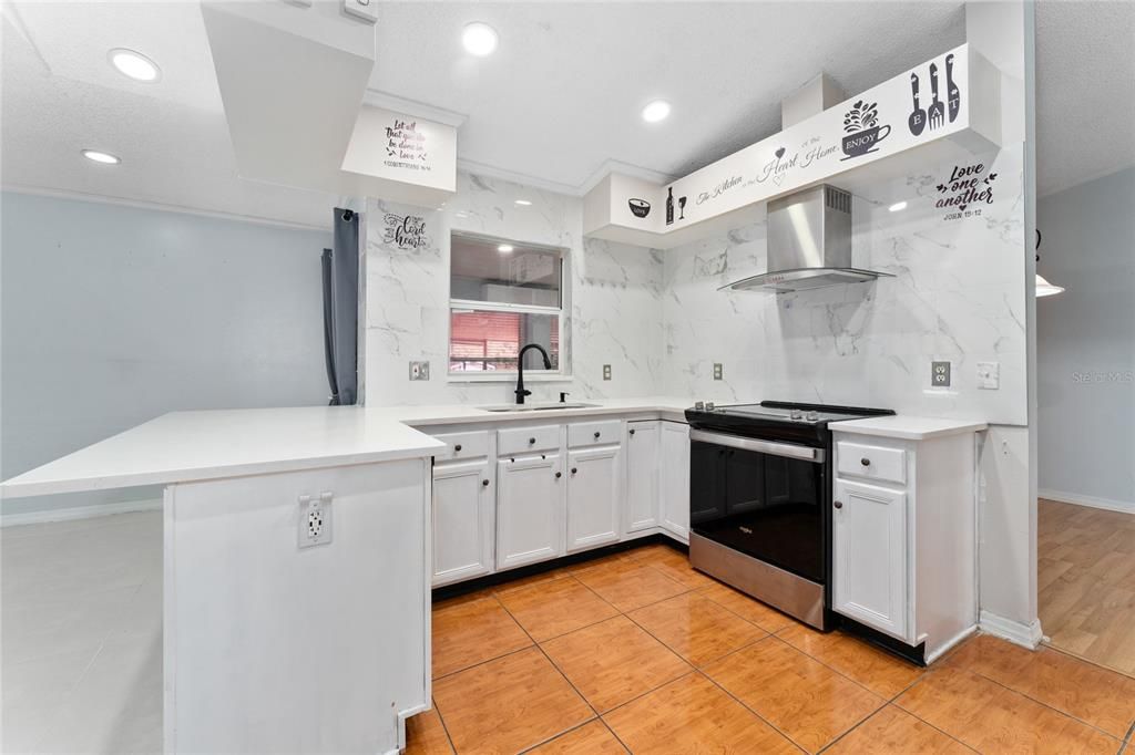 For Sale: $350,000 (3 beds, 2 baths, 1835 Square Feet)