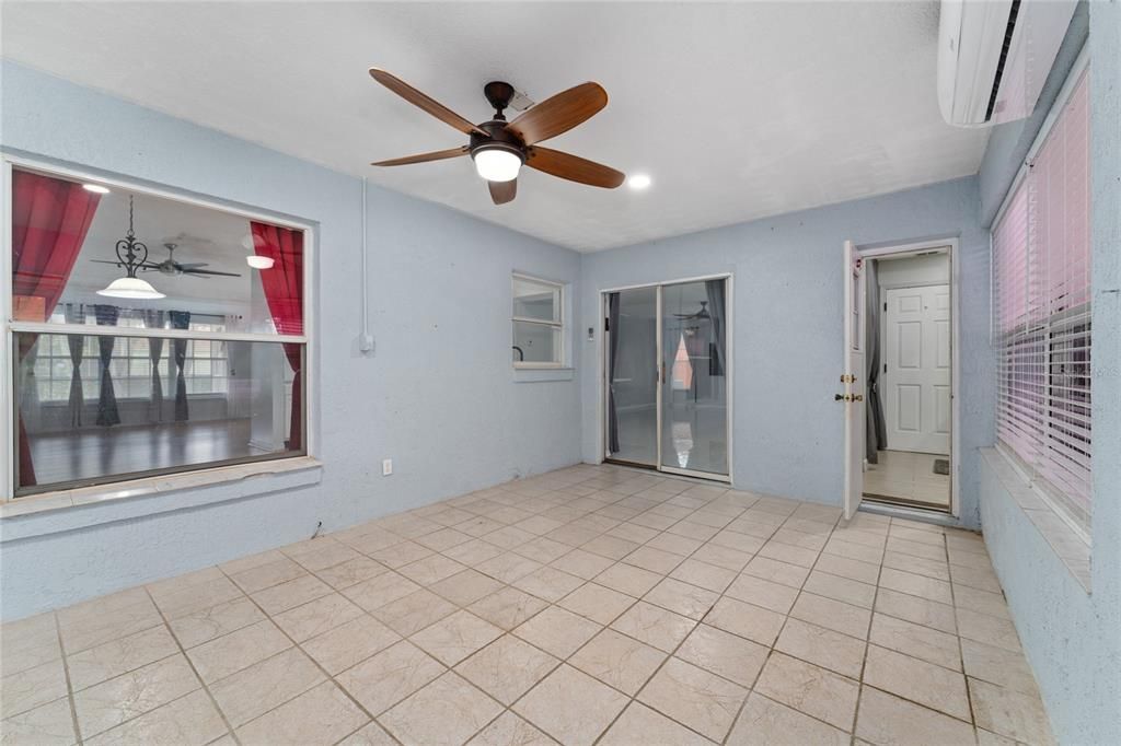 For Sale: $350,000 (3 beds, 2 baths, 1835 Square Feet)