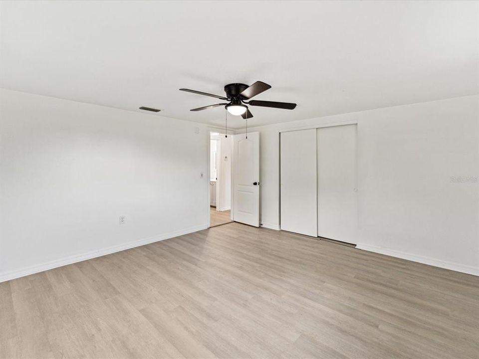 For Sale: $269,000 (2 beds, 1 baths, 1128 Square Feet)