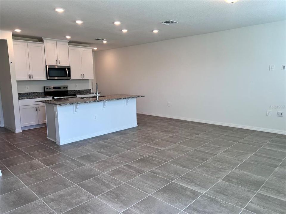 For Rent: $2,450 (3 beds, 2 baths, 1566 Square Feet)