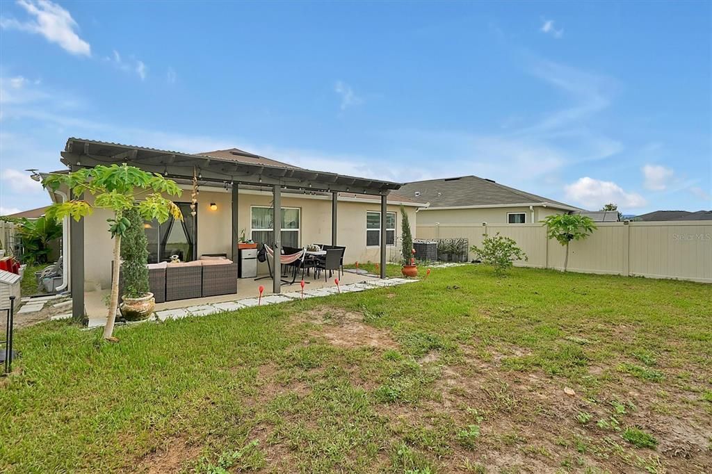 For Sale: $305,000 (4 beds, 2 baths, 1717 Square Feet)