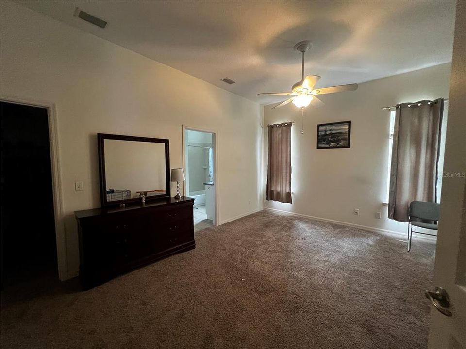 For Rent: $2,300 (3 beds, 2 baths, 1771 Square Feet)