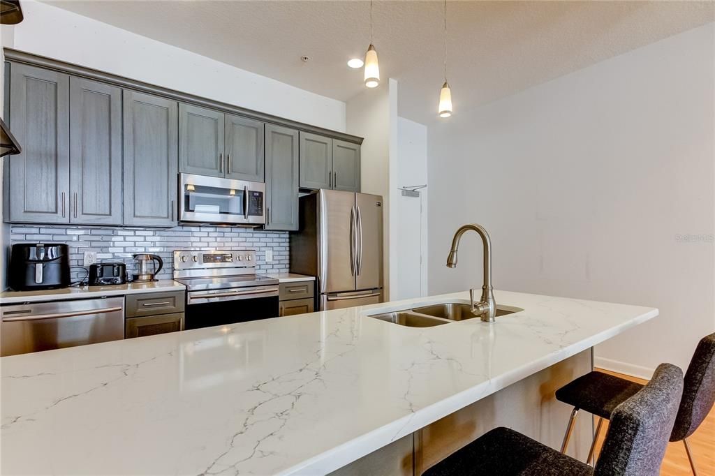 For Sale: $500,000 (2 beds, 2 baths, 1272 Square Feet)