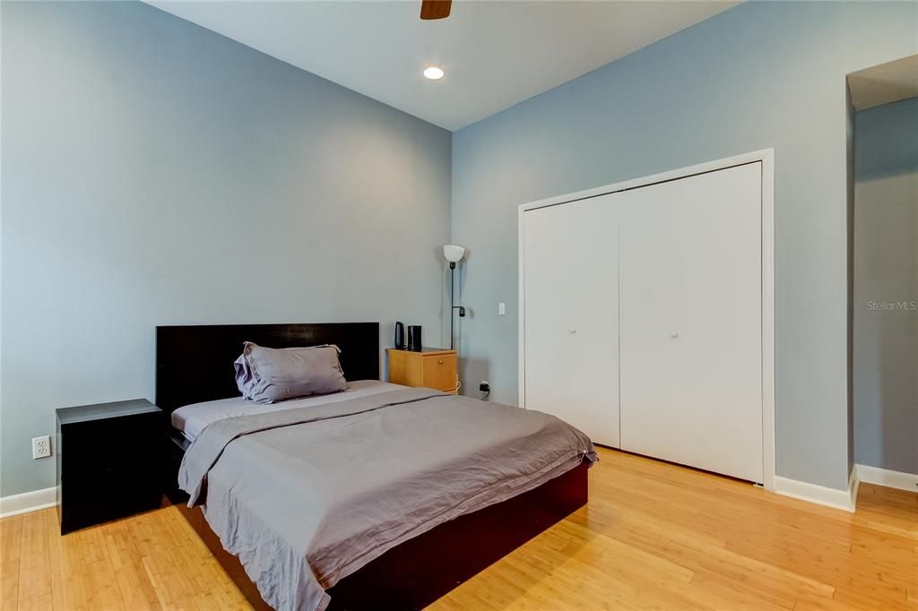 For Sale: $500,000 (2 beds, 2 baths, 1272 Square Feet)