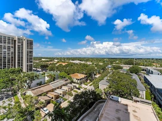 For Sale: $1,995,000 (3 beds, 4 baths, 3102 Square Feet)