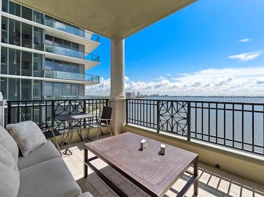 For Sale: $1,995,000 (3 beds, 4 baths, 3102 Square Feet)