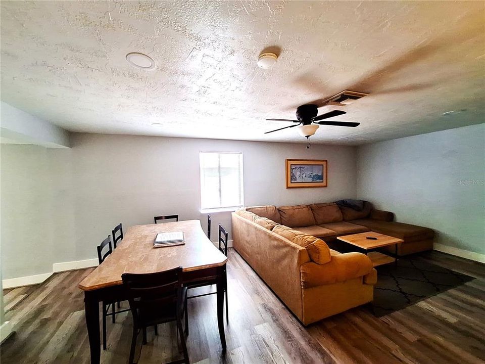 For Rent: $2,200 (3 beds, 1 baths, 1100 Square Feet)