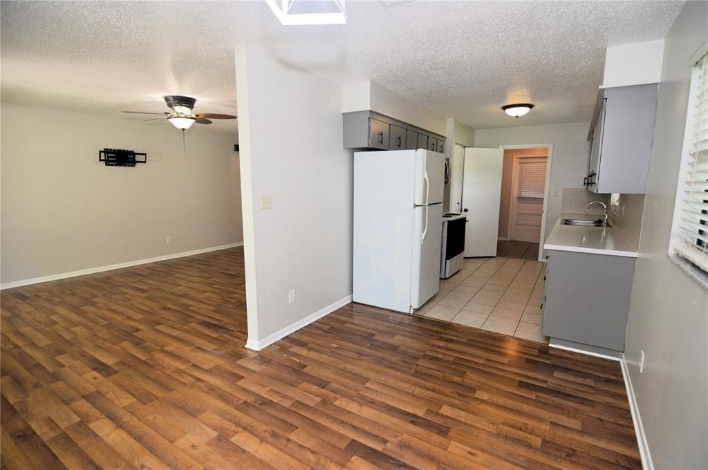 Recently Rented: $1,500 (2 beds, 1 baths, 1089 Square Feet)