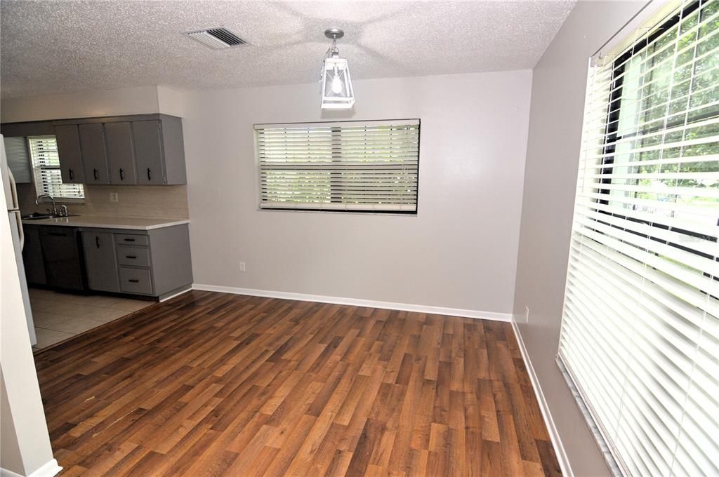 Recently Rented: $1,500 (2 beds, 1 baths, 1089 Square Feet)