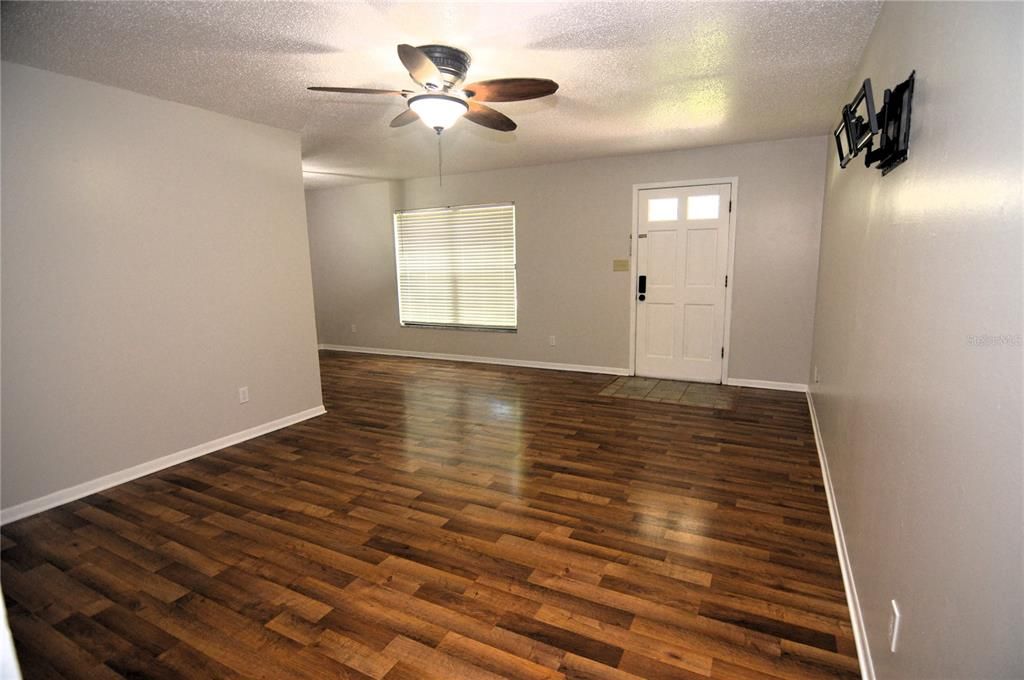 Recently Rented: $1,500 (2 beds, 1 baths, 1089 Square Feet)