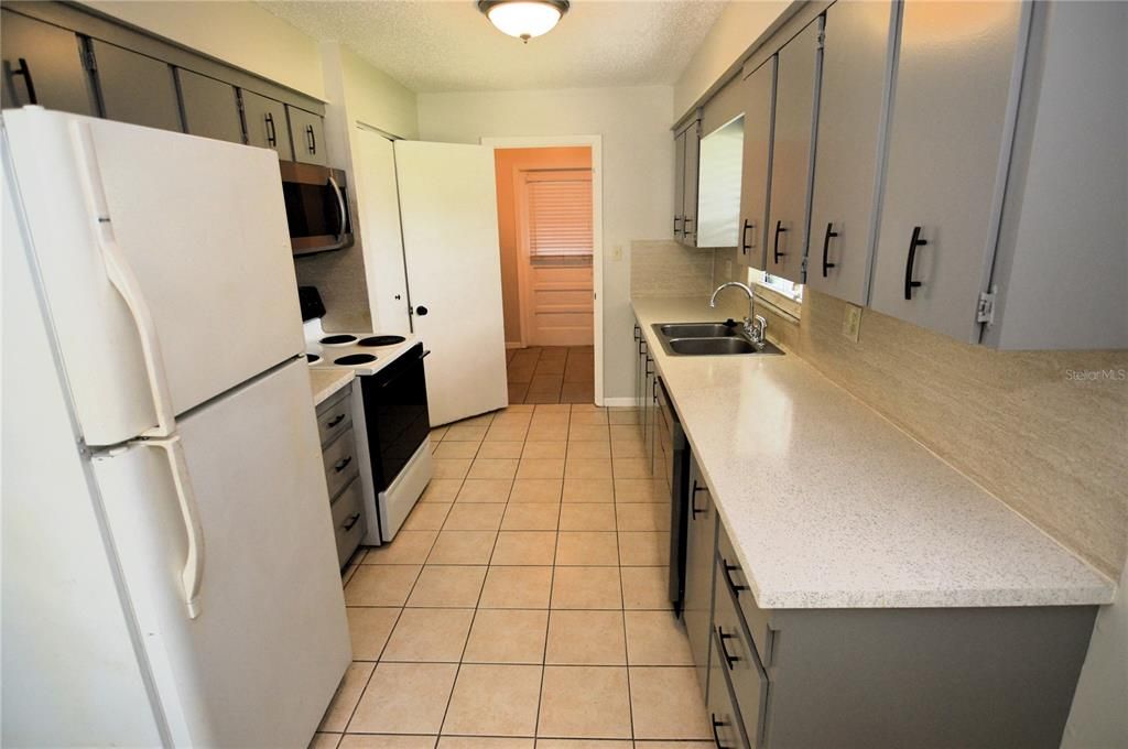 Recently Rented: $1,500 (2 beds, 1 baths, 1089 Square Feet)