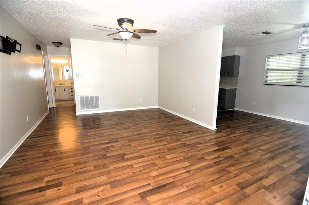 Recently Rented: $1,500 (2 beds, 1 baths, 1089 Square Feet)