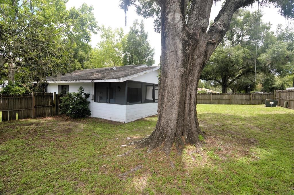 Recently Rented: $1,500 (2 beds, 1 baths, 1089 Square Feet)