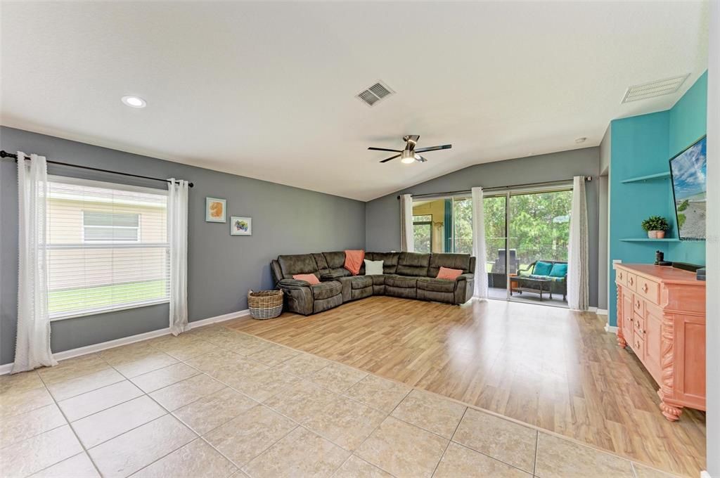 Active With Contract: $385,000 (3 beds, 2 baths, 1807 Square Feet)