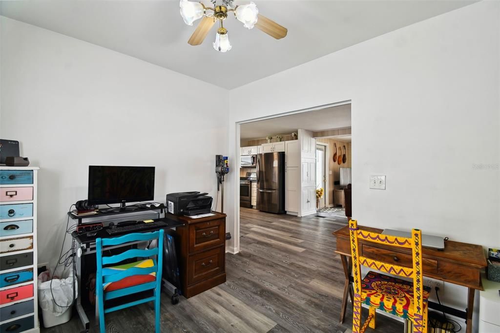For Sale: $209,900 (2 beds, 2 baths, 1117 Square Feet)