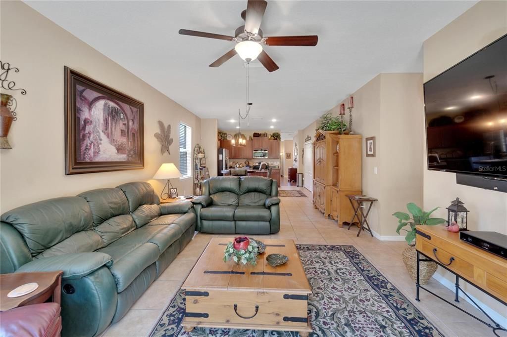 For Sale: $360,000 (4 beds, 2 baths, 1965 Square Feet)