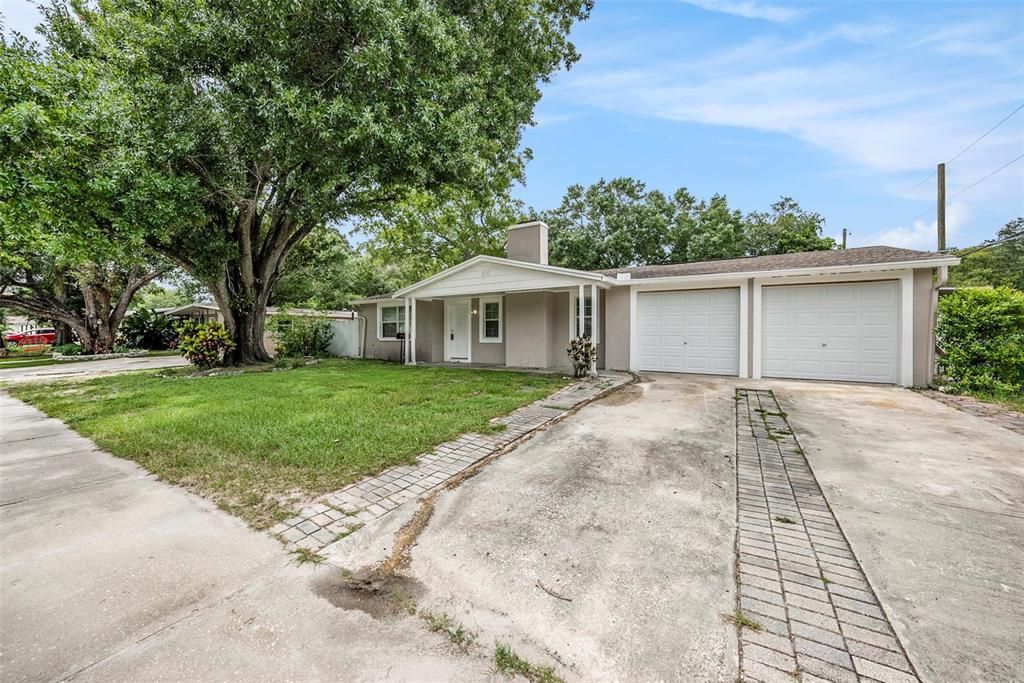 Active With Contract: $480,000 (3 beds, 2 baths, 1360 Square Feet)