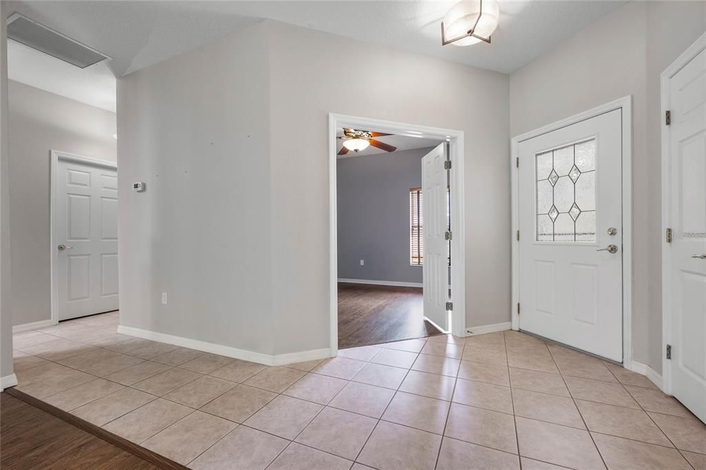 For Sale: $300,000 (2 beds, 2 baths, 1467 Square Feet)