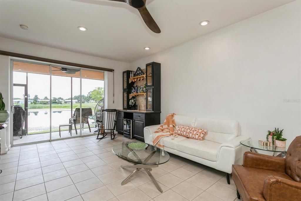 For Sale: $325,800 (3 beds, 2 baths, 1393 Square Feet)
