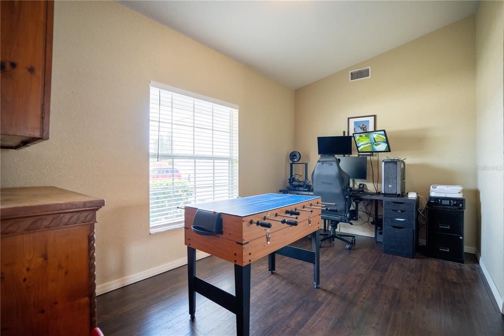 For Sale: $335,000 (3 beds, 2 baths, 1604 Square Feet)