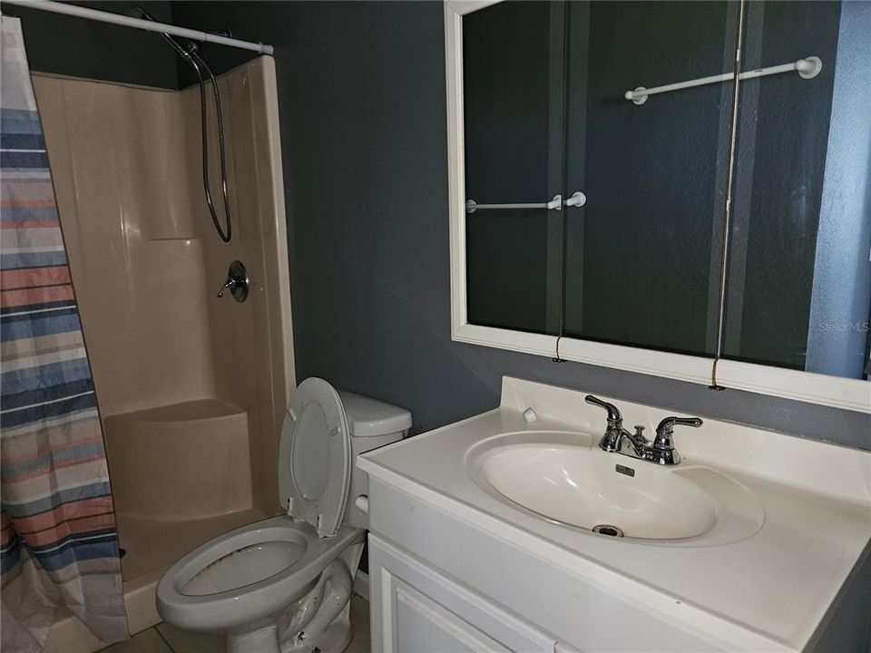 For Rent: $2,200 (3 beds, 2 baths, 1424 Square Feet)