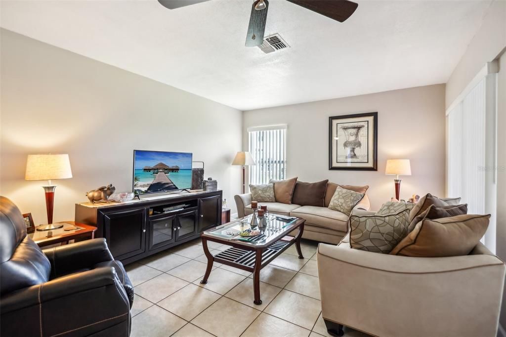 For Sale: $276,500 (2 beds, 2 baths, 1176 Square Feet)