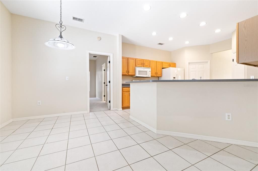 For Rent: $2,320 (4 beds, 2 baths, 2348 Square Feet)